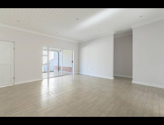 3 BEDROOM TOWNHOUSE FOR SALE IN GREENDALE